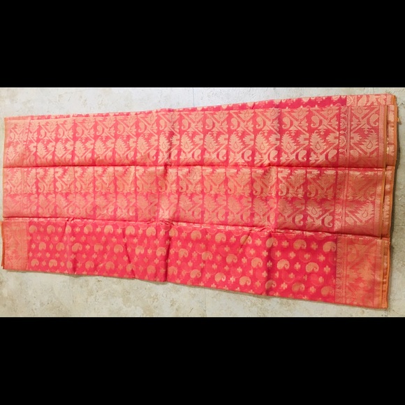 Saree - Picture 2 of 3